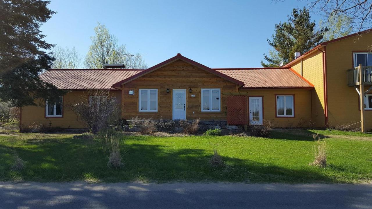 Auberge Ma Maison Sainte-Melanie Exteriér fotografie