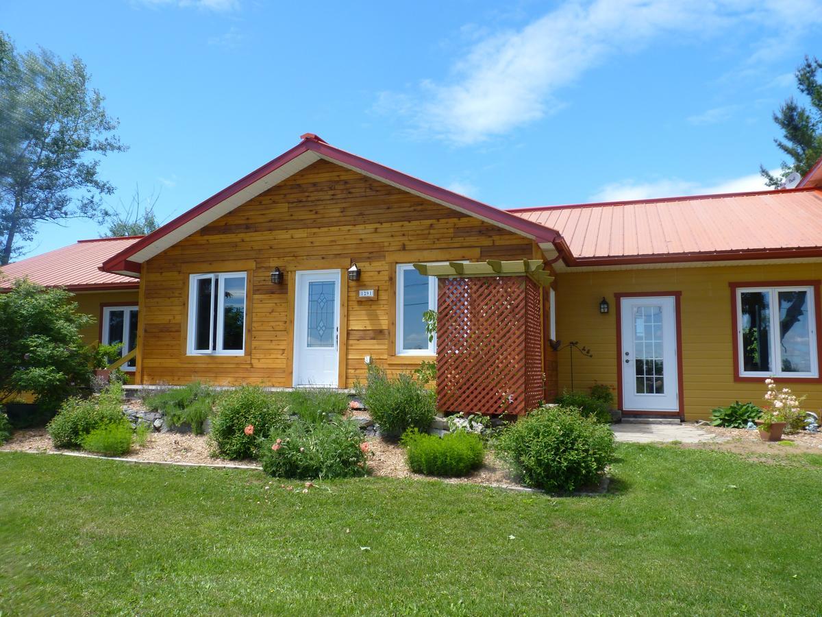 Auberge Ma Maison Sainte-Melanie Exteriér fotografie